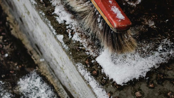 Erlaubnis für Streusalz auf Gehwegen bis 13. Januar verlängert wegen Tauwetter