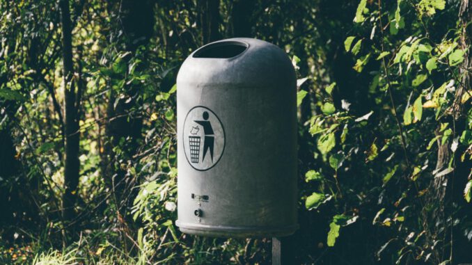 Stadt tauscht 30 Abfallbehälter in der Innenstadt gegen größere Modelle aus Stadt tauscht 30 Abfallbehälter in der Innenstadt gegen größere Modelle aus